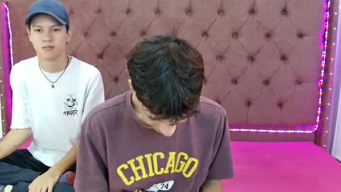 Snapshot of boys_hotparty chatting on December 29, 1:38 pm ALEX - TAYLER -MIKE online show from December 29, 1:38 pm