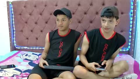 Snapshot of boys_hotparty chatting on January 9, 2:07 pm ALEX - TAYLER -MIKE online show from January 9, 2:07 pm