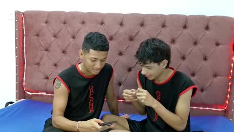 Snapshot of boys_hotparty chatting on January 17, 1:56 pm ALEX - TAYLER -MIKE online show from January 17, 1:56 pm