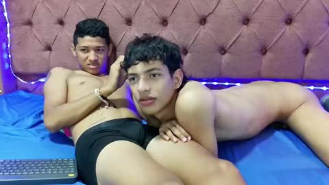 Snapshot of boys_hotparty chatting on January 23, 4:37 pm ALEX - TAYLER -MIKE online show from January 23, 4:37 pm