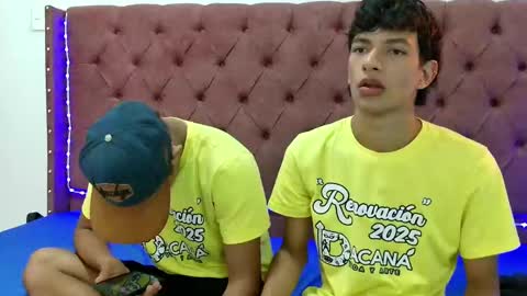 Snapshot of boys_hotparty chatting on January 31, 1:45 pm ALEX - TAYLER -MIKE online show from January 31, 1:45 pm