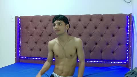 Snapshot of boys_hotparty chatting on February 14, 1:29 pm ALEX - TAYLER -MIKE online show from February 14, 1:29 pm