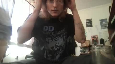 Snapshot of boywithbug chatting on February 24, 7:30 pm boywithbug online show from February 24, 7:30 pm