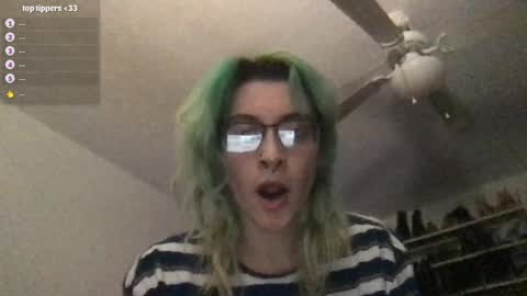 Snapshot of boywithbug chatting on September 15, 2:11 am boywithbug online show from September 15, 2:11 am