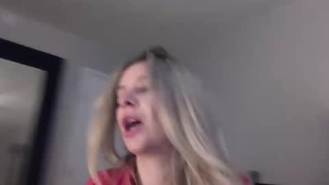 Snapshot of bpkylie chatting on November 19, 1:38 am bpkylie online show from November 19, 1:38 am