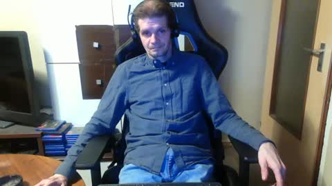 Snapshot of bponie1 chatting on December 31, 12:32 am bponie1 online show from December 31, 12:32 am