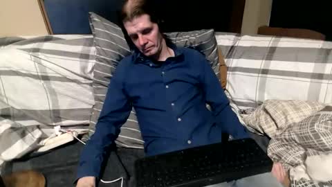 Snapshot of bponie1 chatting on February 7, 12:25 am bponie1 online show from February 7, 12:25 am