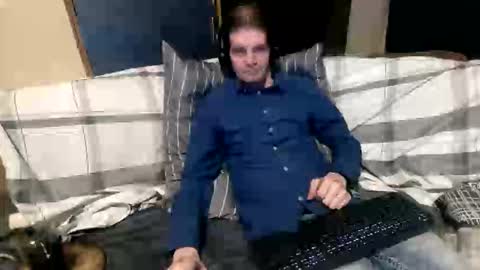 Snapshot of bponie1 chatting on February 22, 1:40 am bponie1 online show from February 22, 1:40 am