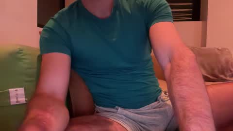 Snapshot of brad146 chatting on December 4, 12:20 am Brad online show from December 4, 12:20 am