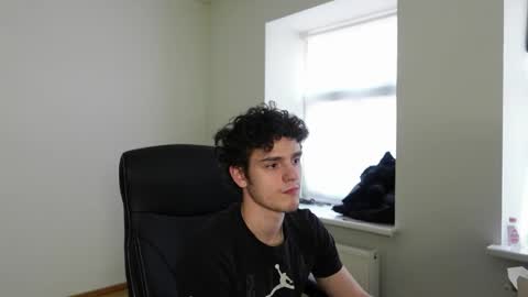 BRAD HOLLOWAY online show from April 8, 2:50 pm