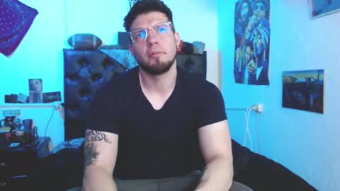 brad hot boy online show from December 17, 3:18 pm