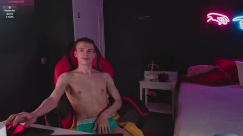 Snapshot of brad_myles chatting on October 22, 2:39 pm Brad online show from October 22, 2:39 pm