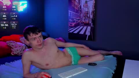 Snapshot of brad_myles chatting on November 13, 1:32 pm Brad online show from November 13, 1:32 pm