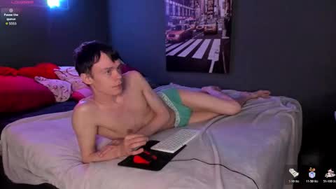 Snapshot of brad_myles chatting on November 14, 6:17 pm Brad online show from November 14, 6:17 pm