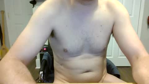 Snapshot of bradley203470 chatting on January 15, 12:19 am bradley203470 online show from January 15, 12:19 am