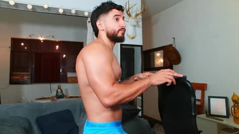 Bradley Martinez online show from February 3, 10:54 pm