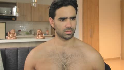 bradleymartin7 online show from December 18, 9:10 pm