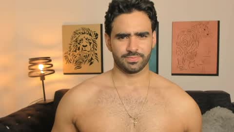 bradleymartin7 online show from March 31, 12:45 am