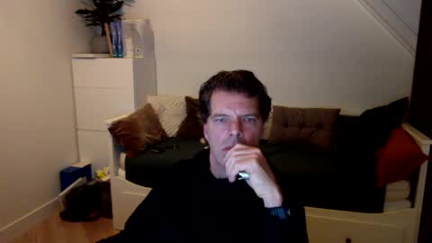 Snapshot of bram1944972145 chatting on December 2, 3:47 pm Bram online show from December 2, 3:47 pm
