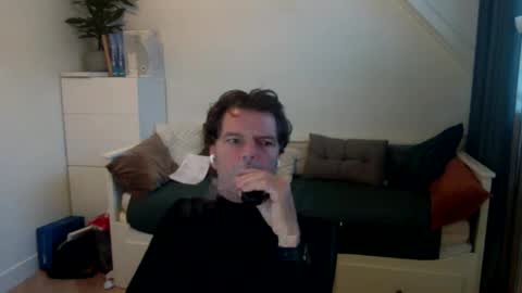 Snapshot of bram1944972145 chatting on December 5, 9:50 am Bram online show from December 5, 9:50 am