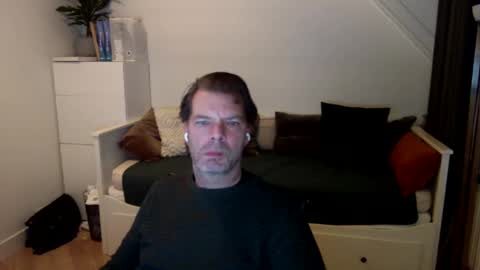 Snapshot of bram1944972145 chatting on December 11, 7:20 am Bram online show from December 11, 7:20 am