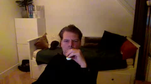 Snapshot of bram1944972145 chatting on December 24, 8:05 pm Bram online show from December 24, 8:05 pm