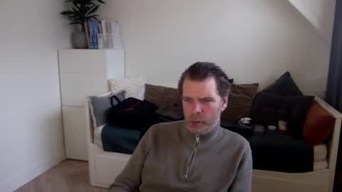 Snapshot of bram1944972145 chatting on February 12, 11:29 am Bram online show from February 12, 11:29 am