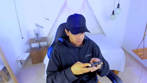 B R A N D online show from December 1, 9:36 am