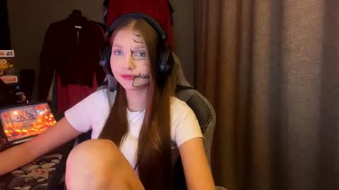 Alice online show from October 31, 1:23 pm