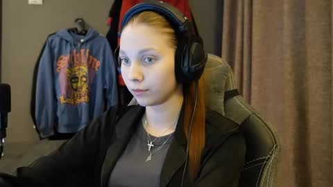 Alice online show from November 17, 3:18 pm