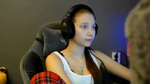 Alice online show from December 21, 2:46 pm