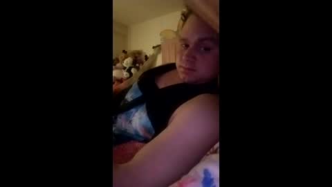 Snapshot of brandon281997 chatting on February 11, 11:15 am brandon281997 online show from February 11, 11:15 am