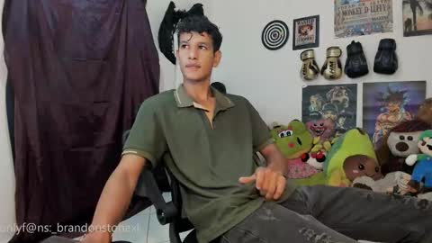 Snapshot of brandonstonexl chatting on February 2, 10:41 pm Brandon Stone online show from February 2, 10:41 pm