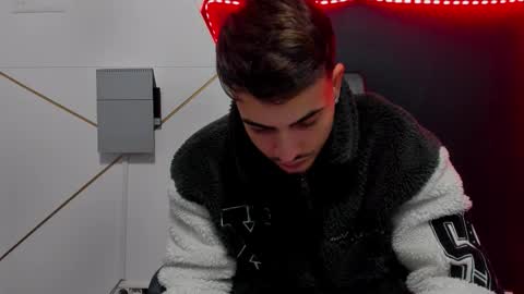 Snapshot of brandontatex chatting on February 6, 6:51 am BrandonTateX online show from February 6, 6:51 am