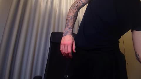 Snapshot of brandontatex chatting on February 6, 6:55 pm BrandonTateX online show from February 6, 6:55 pm