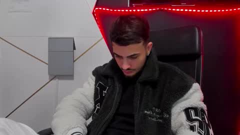 Snapshot of brandontatex chatting on February 11, 7:13 am BrandonTateX online show from February 11, 7:13 am