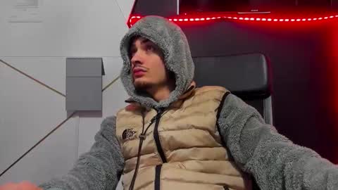 Snapshot of brandontatex chatting on February 15, 4:53 am BrandonTateX online show from February 15, 4:53 am