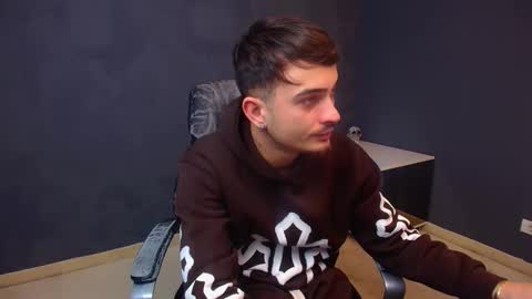 Snapshot of brandontatex chatting on March 2, 7:15 am BrandonTateX online show from March 2, 7:15 am