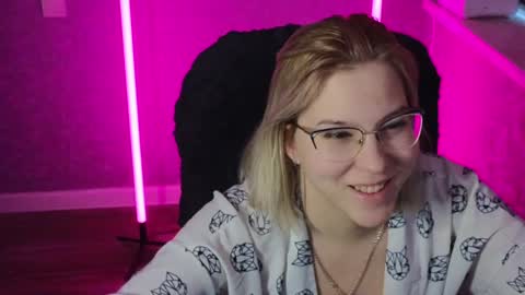 Belle  online show from February 2, 3:10 am