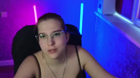 Belle  online show from February 9, 4:57 am