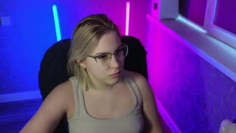 Belle  online show from February 16, 2:42 am