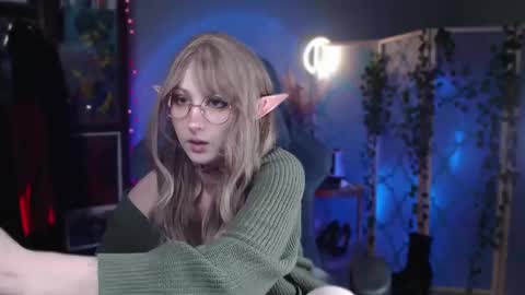 Snapshot of brandy_queen chatting on March 12, 12:04 pm Aurorabut ur dad just calls me Rory online show from March 12, 12:04 pm