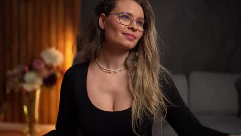 Alex online show from December 4, 6:01 am