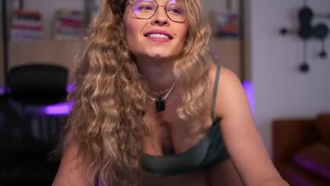Alex online show from June 6, 3:55 am