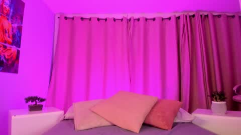   online show from April 5, 6:10 am