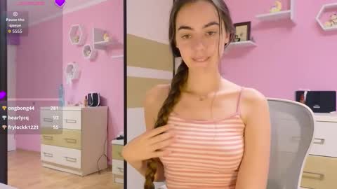 Annie online show from September 26, 5:28 pm