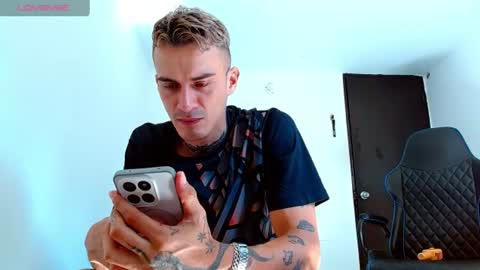 Snapshot of bray_hotboy chatting on July 25, 2:47 pm Bray Hotboy online show from July 25, 2:47 pm