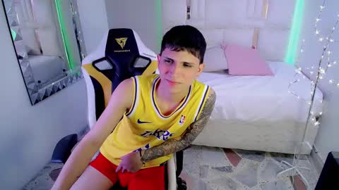 Snapshot of brayan_lopezz chatting on January 7, 7:38 pm BRAYAN online show from January 7, 7:38 pm