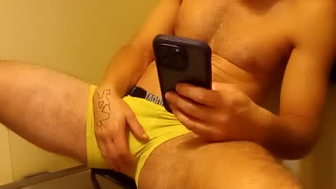 Snapshot of brazilfit420 chatting on December 25, 3:29 am hard like rock online show from December 25, 3:29 am