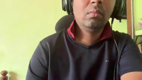 dont tell me u like to see me if you cant follow me online show from February 19, 6:11 am